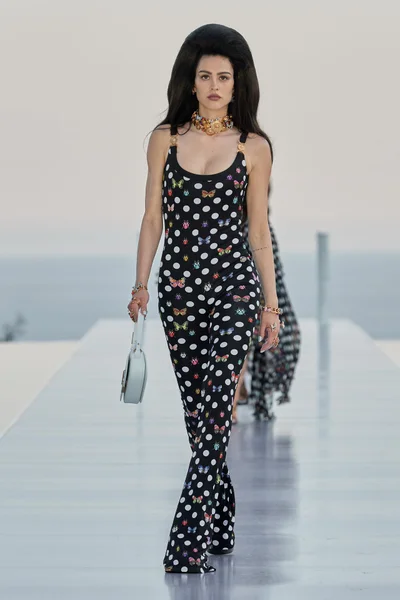 Look 32